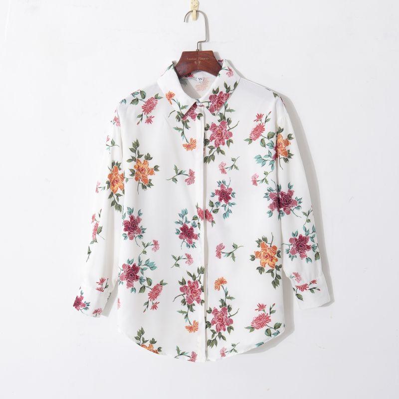 

Омолаживающая милая рубашка свободного кроя с отложным воротником и застежкой на одну пуговицу, с длинными рукавами White Print S