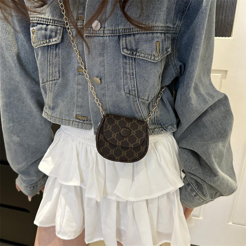 Chain personalized lipstick small bag women's 2024 spring new Korean version simple messenger bag fashionable foreign shoulder bag