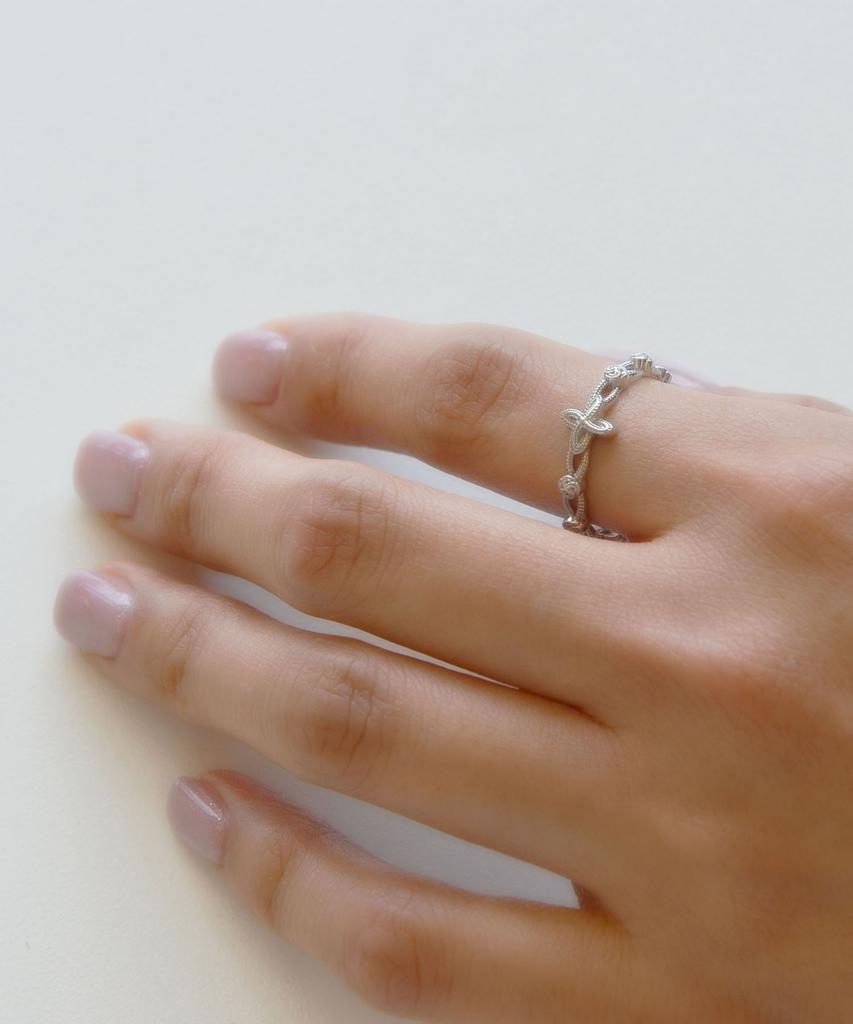 Vivus Rosette White Gold Silver Ring
