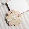 Accessoire Photo Bébé Rose Ornements de Jalons Mensuels, Marqueurs de Croissance en Bois avec Nœud 3D et Fleur Décoration Accessoire Non Toxique, Cartes pour Photos
