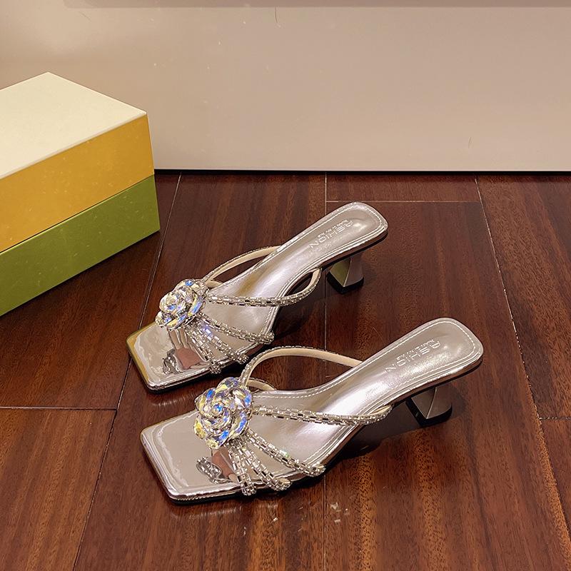 Summer new fashion rhinestone flower medium heel slippers versatile temperament thick heel cool slippers