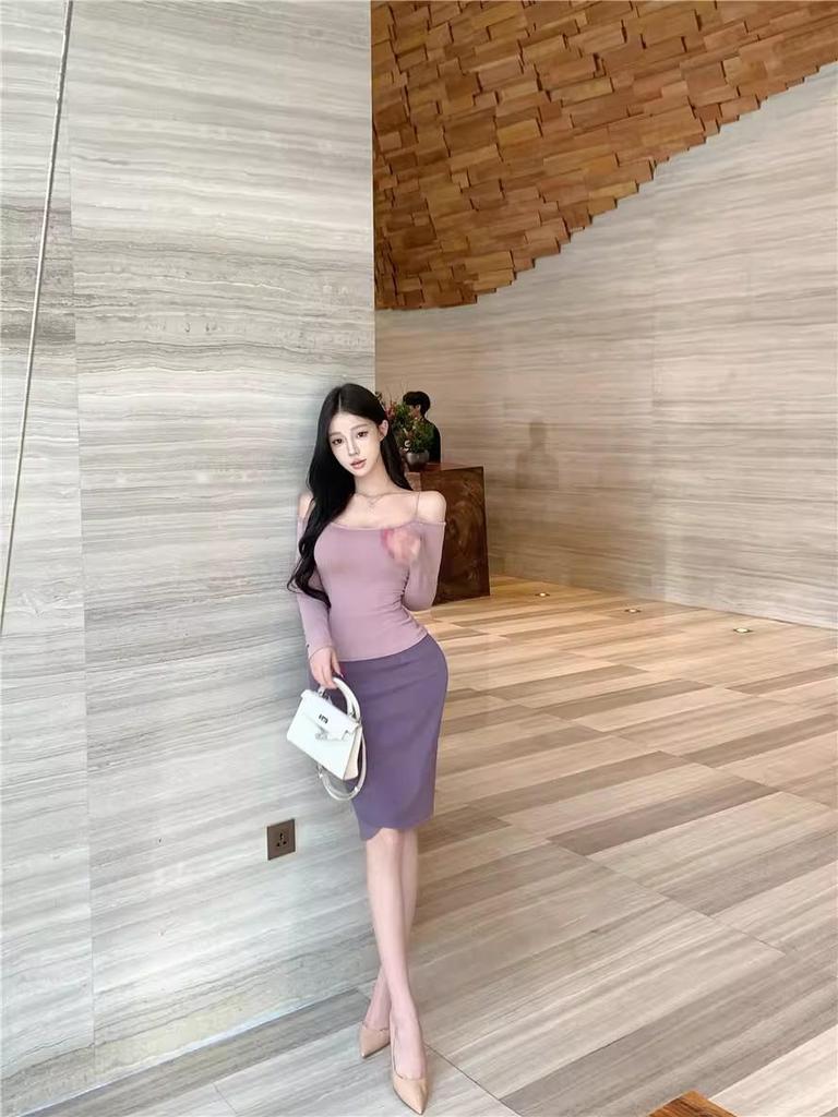 Women's One-Shoulder Purple Long-Sleeve T-Shirt with Built-in Bra, Slim-Fit Winter Base Layer, Pure Desire Style, Waist-Cinched Stretchy Top