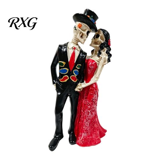 Unique Gothic Gift Skeleton Couple Statue, Romantic Figurine, Resin Durable Ornament Man And Woman Sculpture for Halloween Table Decor Exquisite