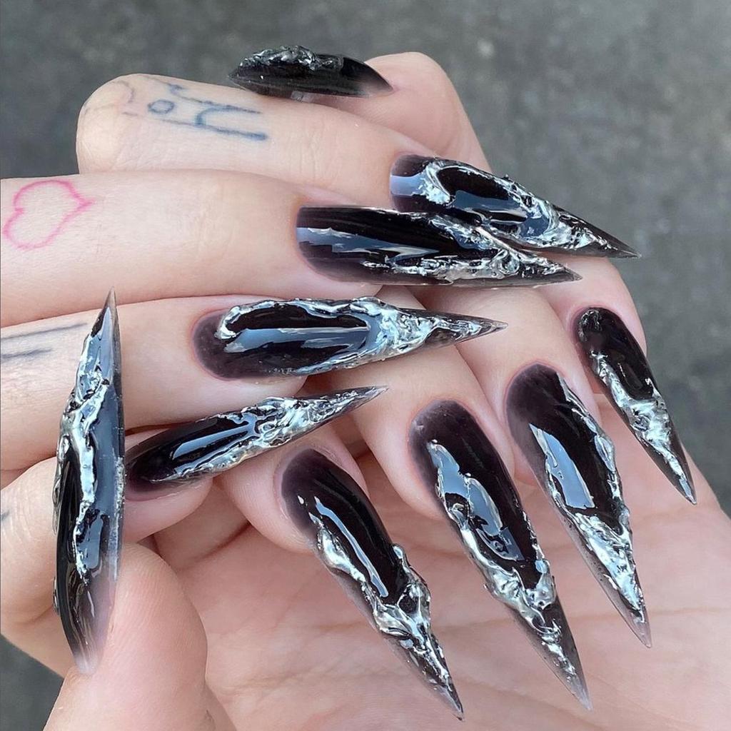 Dark Spicy Girl Long Pointed False Nails - Hot Silver Wearable Manicure