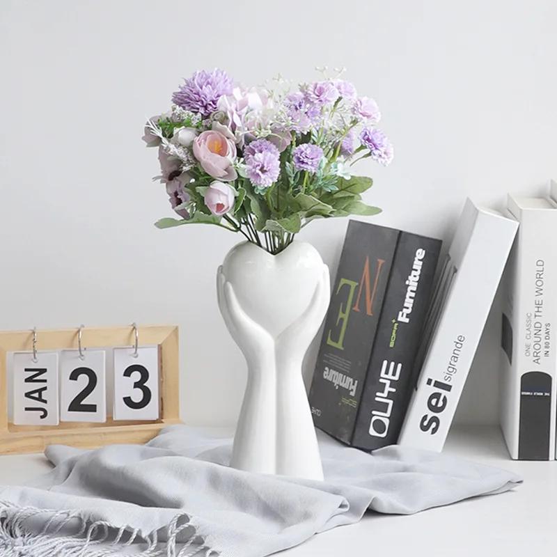 Heart shaped vase Ceramic vase art Home decoration accessories Modern hydroponic flower arrangement Valentine's Day gift
