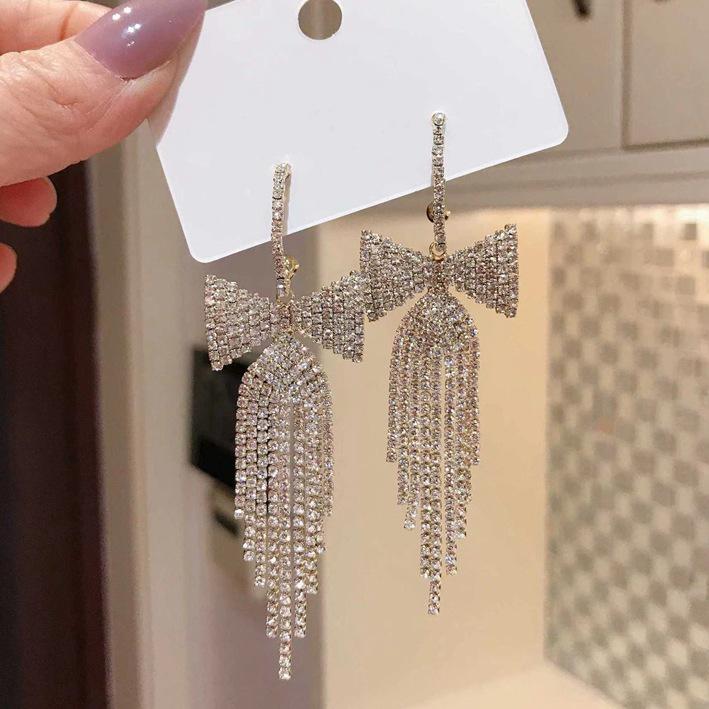 Brincos da Moda Exquisitos com Borla Longa: Elegante, Brilhante e Versátil para Mulheres