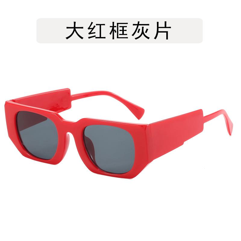 

European American Style Women Sunglasses Fashion Stylish Rectangle Shape Cool Sunglass Model Show Travelling Female Sunglass