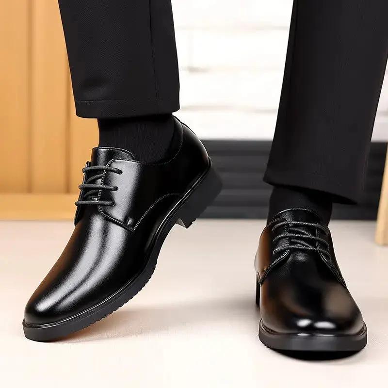 Modne antypoślizgowe męskie buty codzienne sznurowane czarne trend 2025 luksusowa wyprzedaż tania wyprzedaż wygodne skórzane buty dla mężczyzn modne PU na