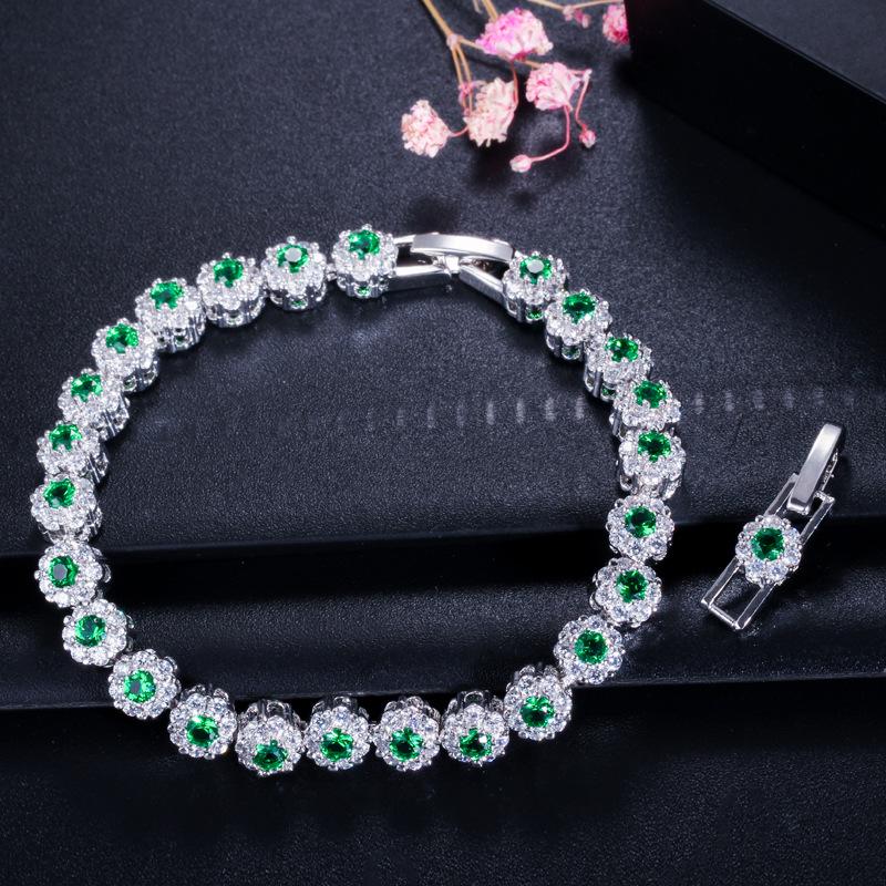 Elegant European and American Fashion AAA Zircon Bracelet with Platinum Finish