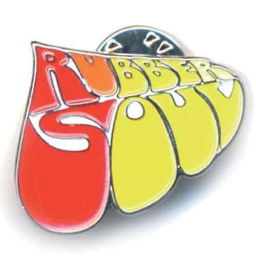 O emblema da alma de borracha dos Beatles One Size vermelho/amarelo