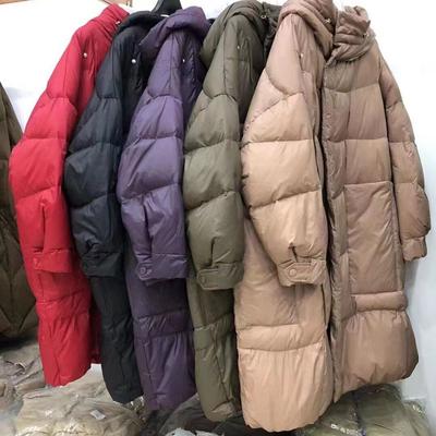 Outono e inverno feminino tamanho grande jaqueta média longa solta com capuz pato branco casaco engrossado