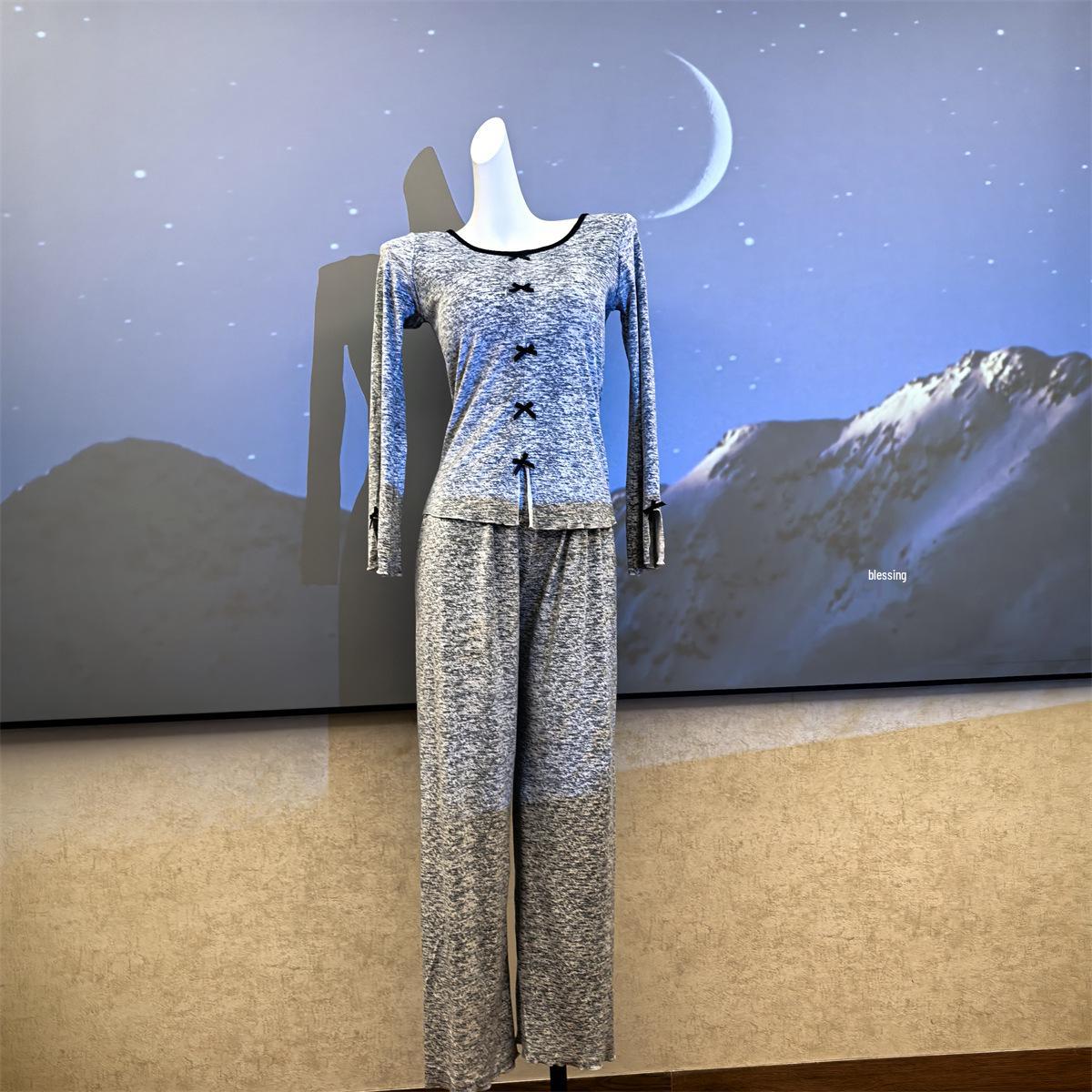 

Женский велюровый пижамный комплект с бантом - Осень/Зима XXL