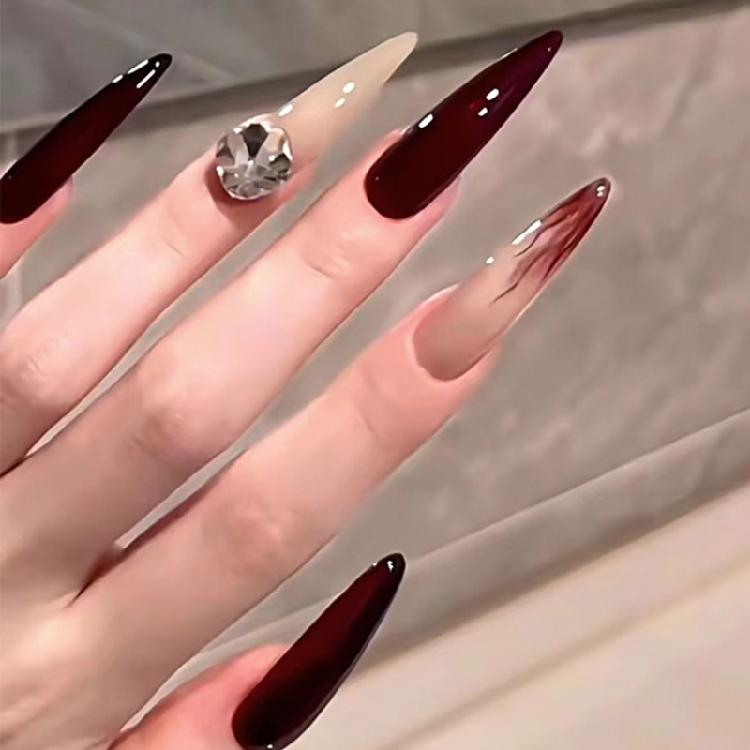 

30 Pieces Set Of Sophisticated False Nail Press on Nail With Rhinestones Details Stick on Nail For A Stylish Look 1