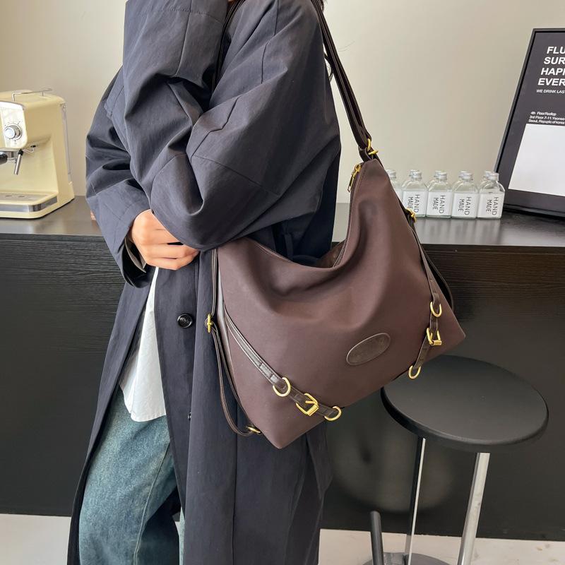 Large-capacity commuter bag women's 2025 new autumn and winter retro fashion pleated tote bag premium texture backpack