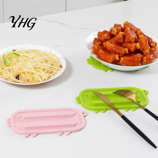 Multi Purpose Kitchen Organizer Silicone Pot Lid Holder, Cute Pig Shaped, Non Slip Heat Resistant Mat Non-slip Spatula Rest with Drain Grooves,