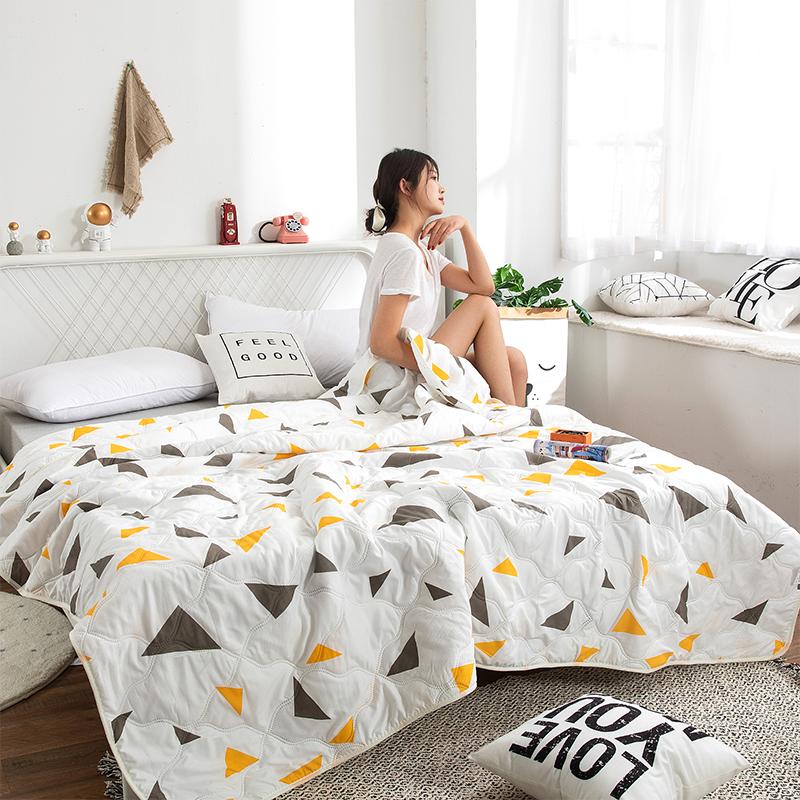 Geometric Triangle Pattern Summer Quilt-Lightweight Breathable Cotton Bedspread for Summer Yellow & Gray Design