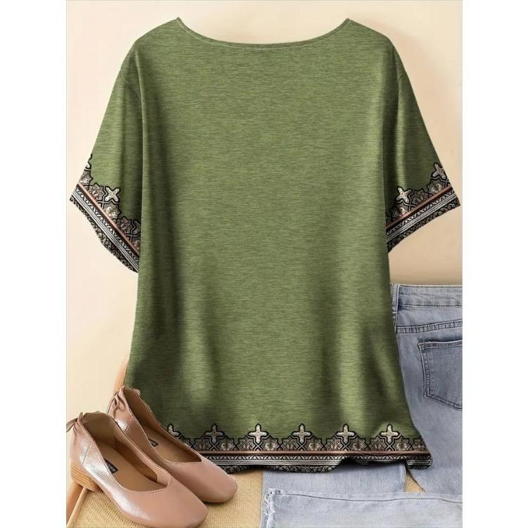 Women Plus Size Floral Print T-Shirt Relaxed Fit Short Sleeve Vibrant Pattern Spring Summer Outings Casual Comfortable Top