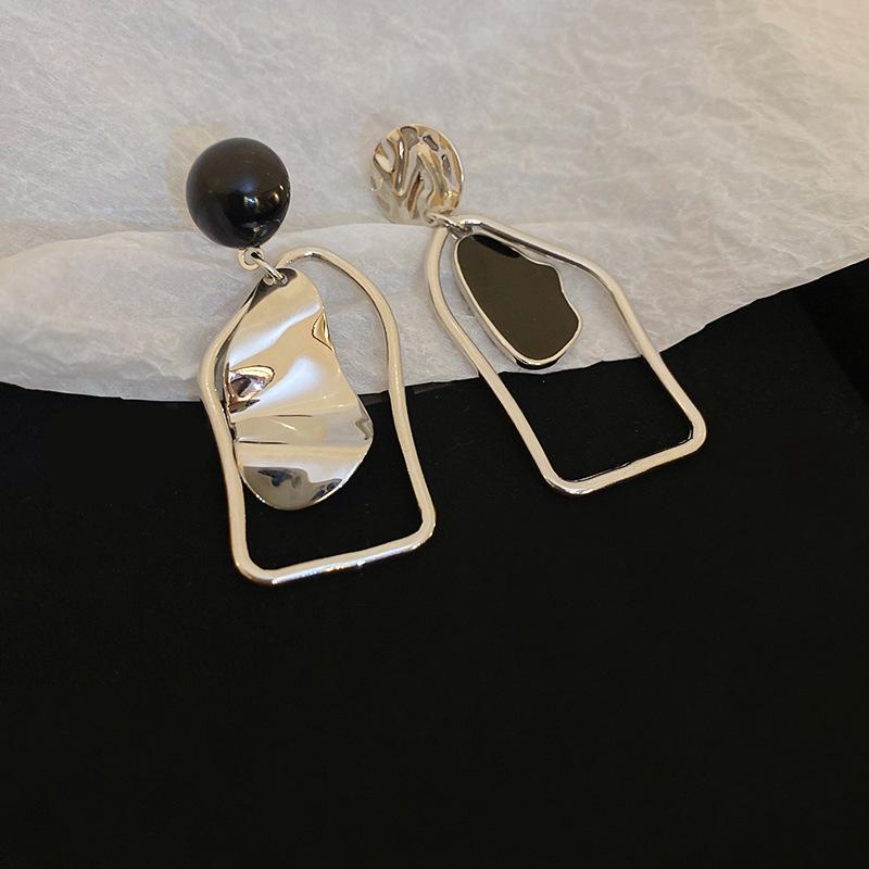 Silver Needle Retro Black Zircon Love Butterfly Earrings Sweet Cool Style Personality Earrings Light Luxury Premium Earrings