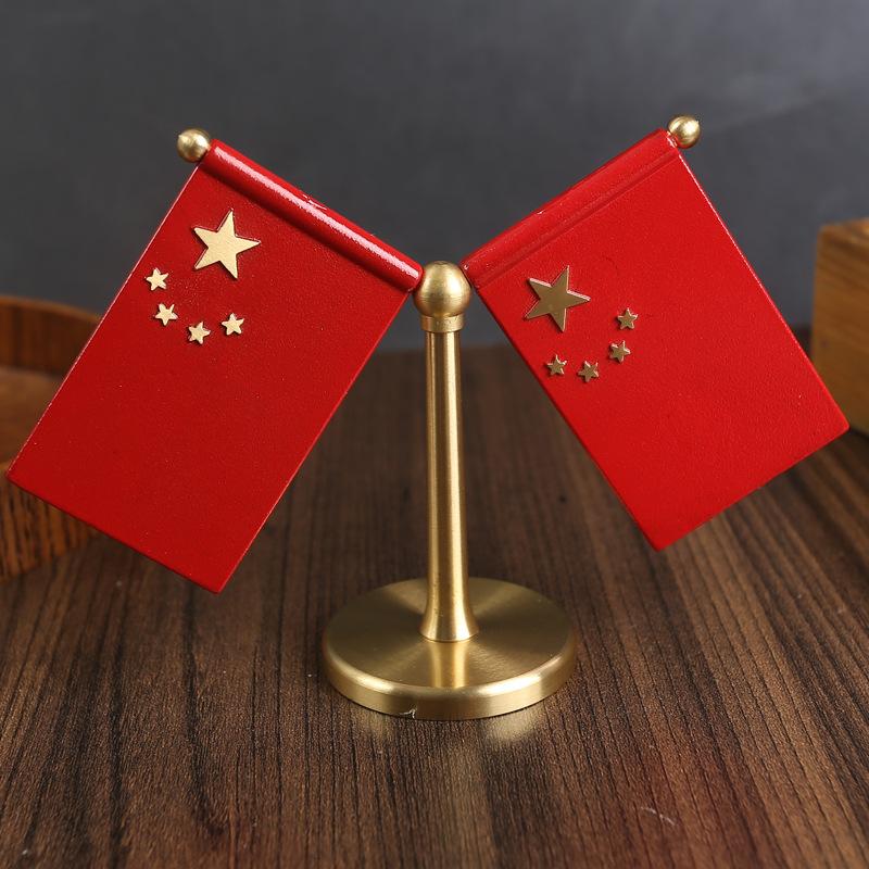 

Pure brass creative handmade office tabletop ornament pure copper car load decoration red flag handicraft