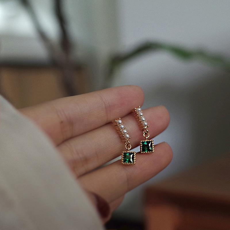 Beixi Silver Retro Hepburn French Emerald Pearl Drop Earrings in Pure Silver 925 Silver