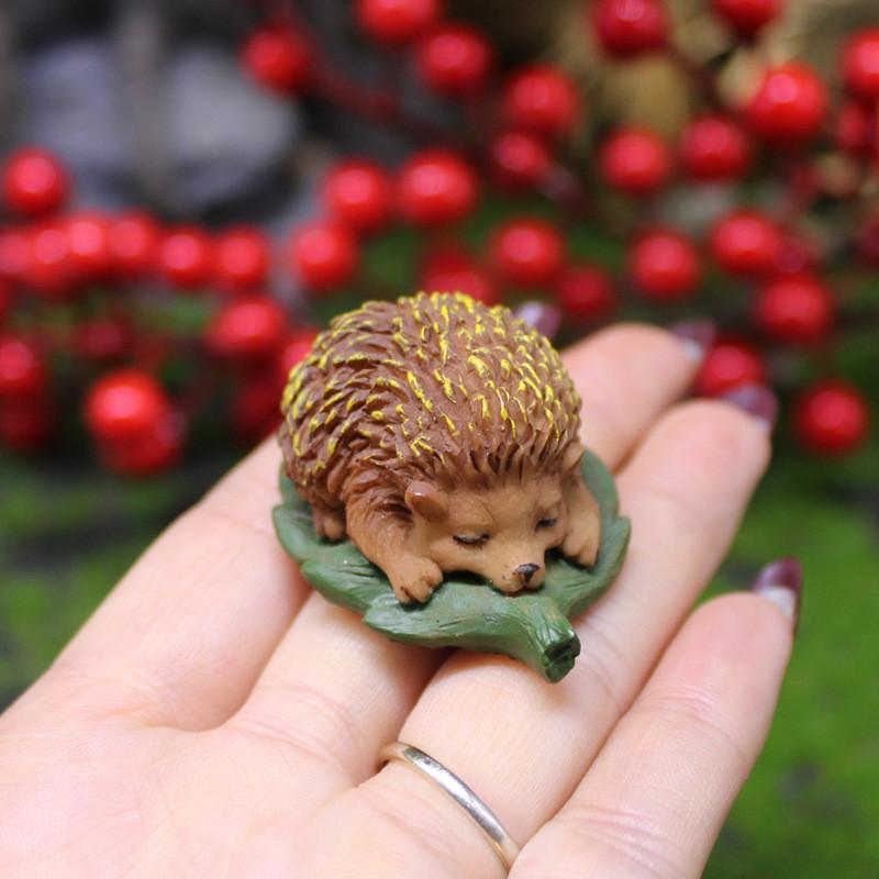 Cute Resin Hedgehog Figurine For Miniature Garden Decor Micro Landscape Gift For Holiday