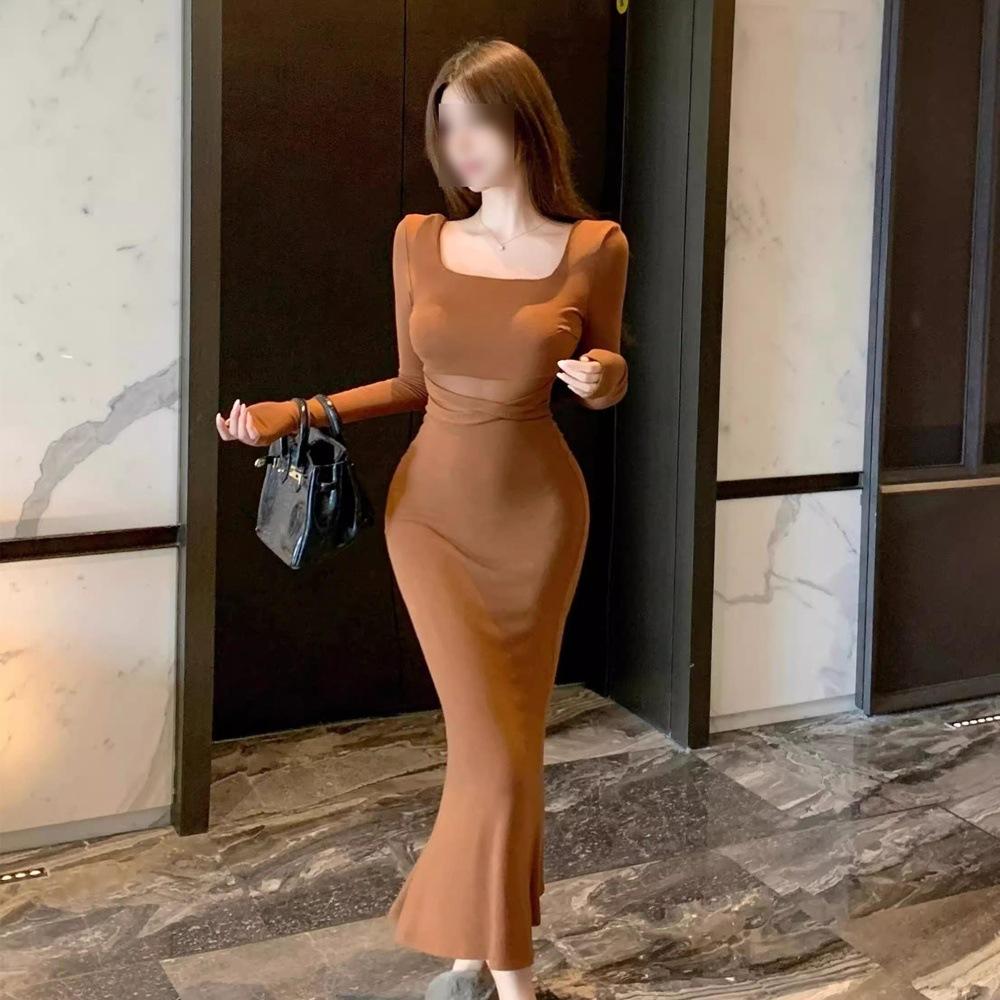 Retro Square Neck Long-sleeved Dress for Women's Autumn and Winter Light and Mature Temperament Mesh Stitching Hip-wrapped Fishtail Long Dress