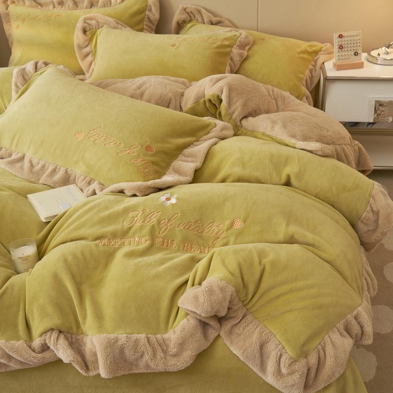 Patul de toamnă și iarnă din catifea cu lapte set din patru piese, îngroșat, cald, brodat, din catifea corali, cearșaf de pilota unică, set din trei piese din catifea arctică