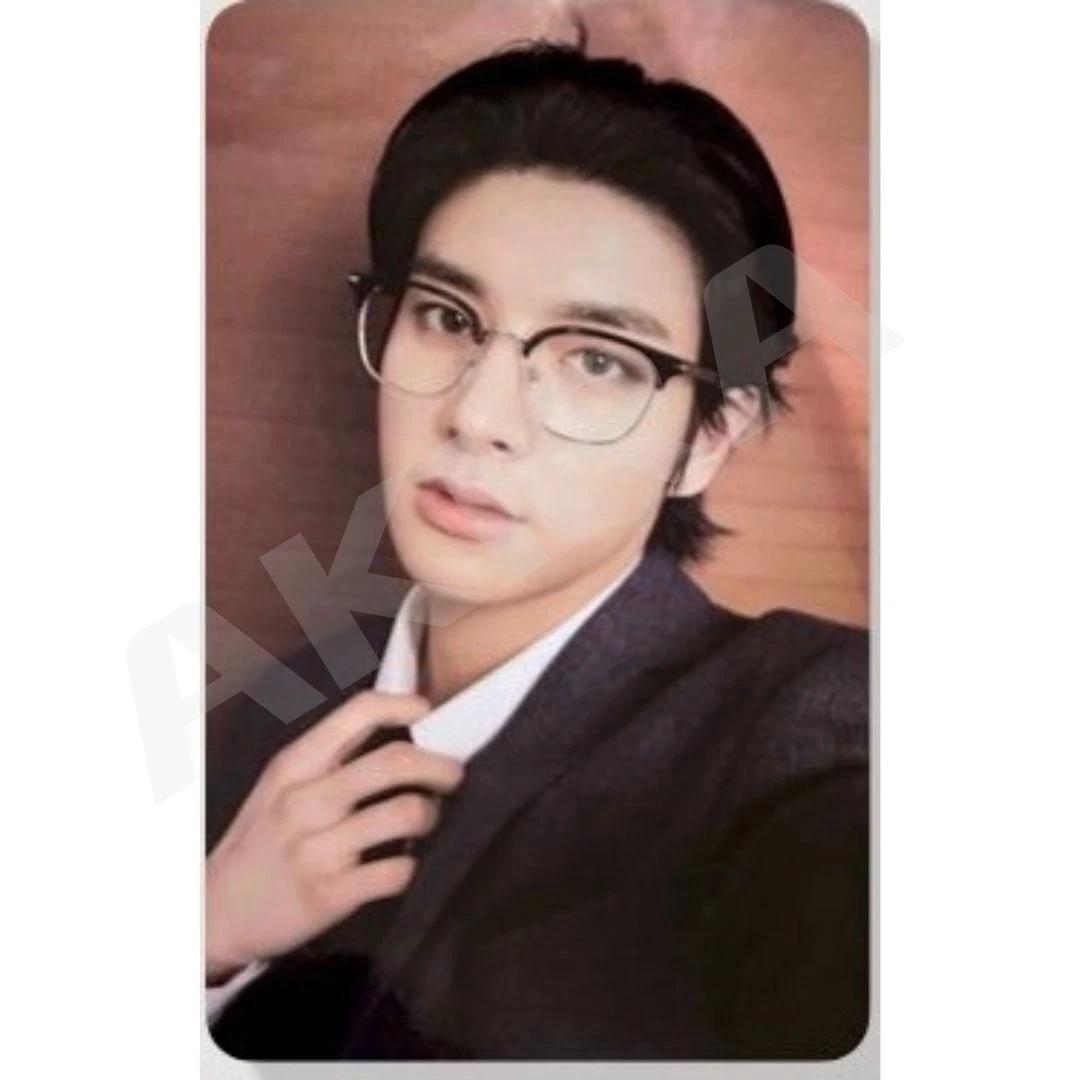 

ENHYPEN DARK MOON MEMORABILIA ALBUM KIT MOON VARGR ver. LUCKY DRAW PHOTO CARD MOON(A) / JAKE