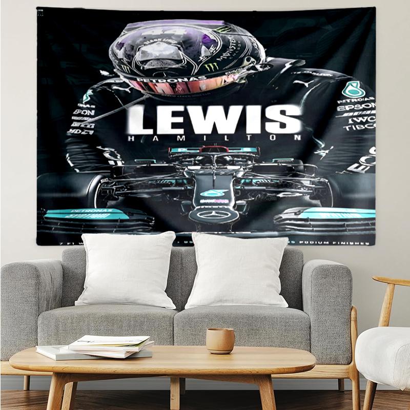 Tapestry s potiskem Lewise Hamiltona, Pozadí, Snadné zavěšení, Ideální do ložnice, kanceláře a obývacího pokoje, s estetickou nástěnnou dekorací.