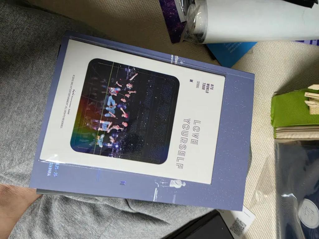 BTS (Bangtan Boys) LOVE YOURSELF Seoul DVD + V Photocard Used