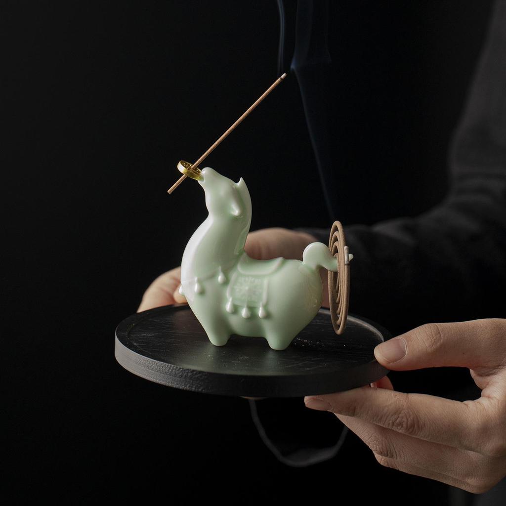 Charming Ceramic Horse Incense Holder: Cute Ornament & Tea Pet for Wealth Attraction