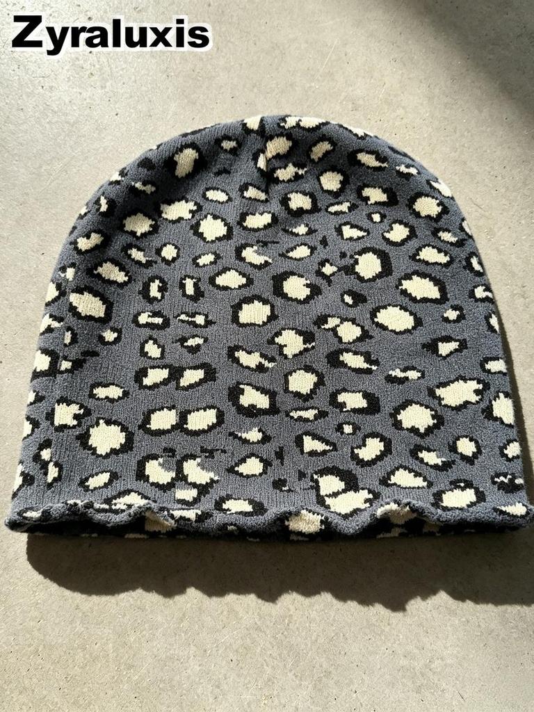 Winter Leopard Patterned Fleece Knit Warm Hats for Men and Women Outdoor Skiing Cold Caps