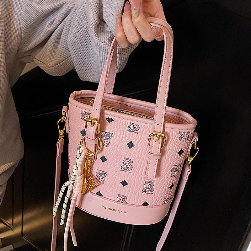 Korean Version of the New Product, High-end Classic Printing Fashion, Portable Bucket Bag, Niche Temperament, Women's Commuter Style Messenger Bag