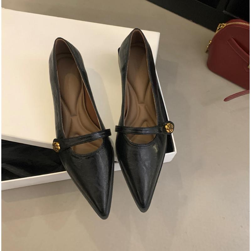 Vintage Low-heeled Women's Shoes Spring/Summer New Style Fashionable Golden Buckle Pointed-toe Comfortable Small Shoes