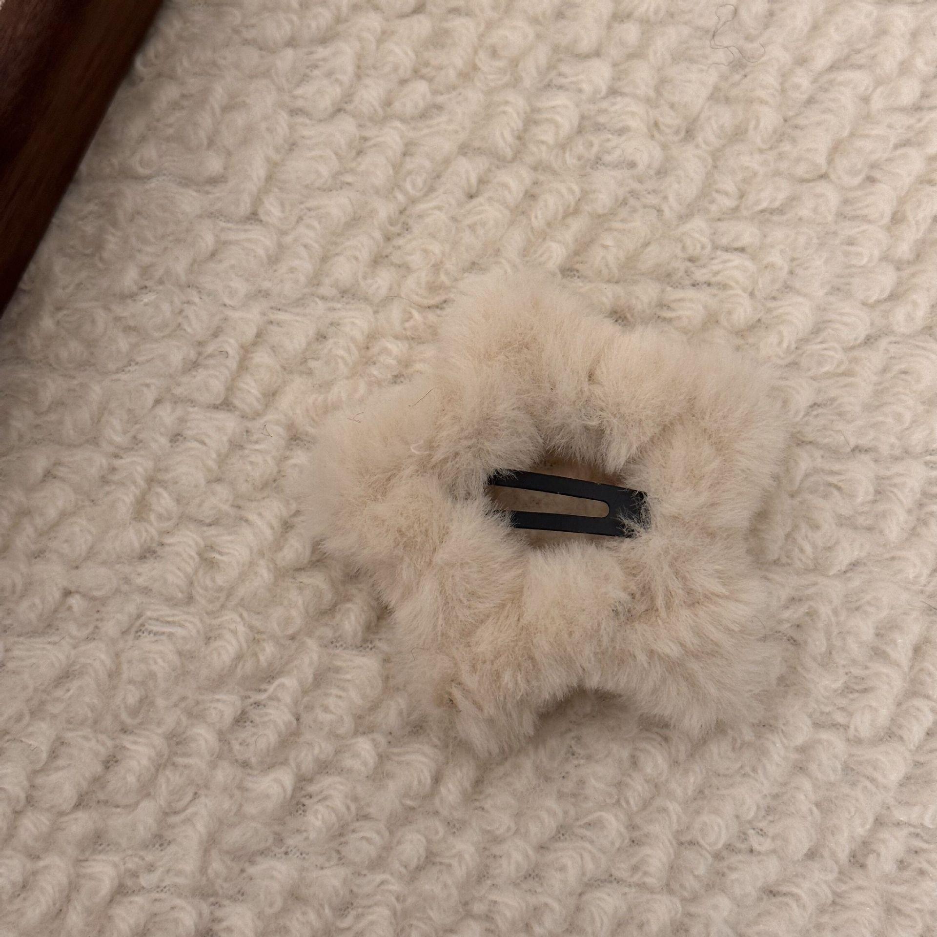 

Плюшевая однотонная заколка для волос в виде звезды для женщин Y2k Простой полый дизайн BB-заколка Заколка для волос Девушка Боковая заколка Милые аксессуары для волос