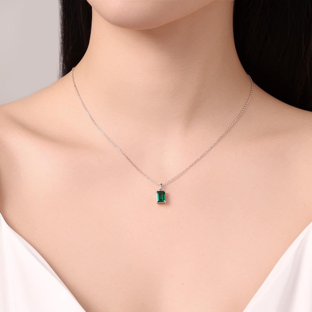 Elegant Emerald/Moissanite Pendant Necklace: Luxurious Pure Silver Clavicle Chain for Women