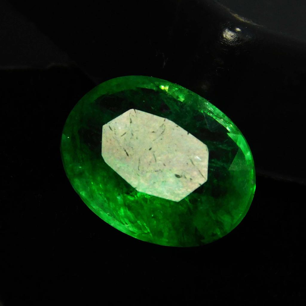 Colombian Emerald Green 3 Carat Natural CERTIFIED Loose Gemstone Oval Shape A-3196