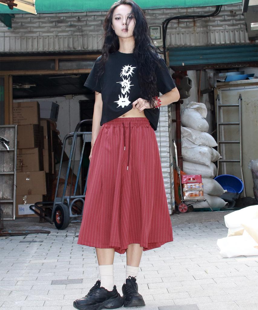 Deumakeu Real Wide Two Tuck Stripe Bumuda Pants - Burgundy