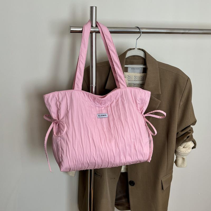 Casual tote bag, simple personality and large capacity fashion women 2025 spring commuting Korean lazy wind messenger bag women