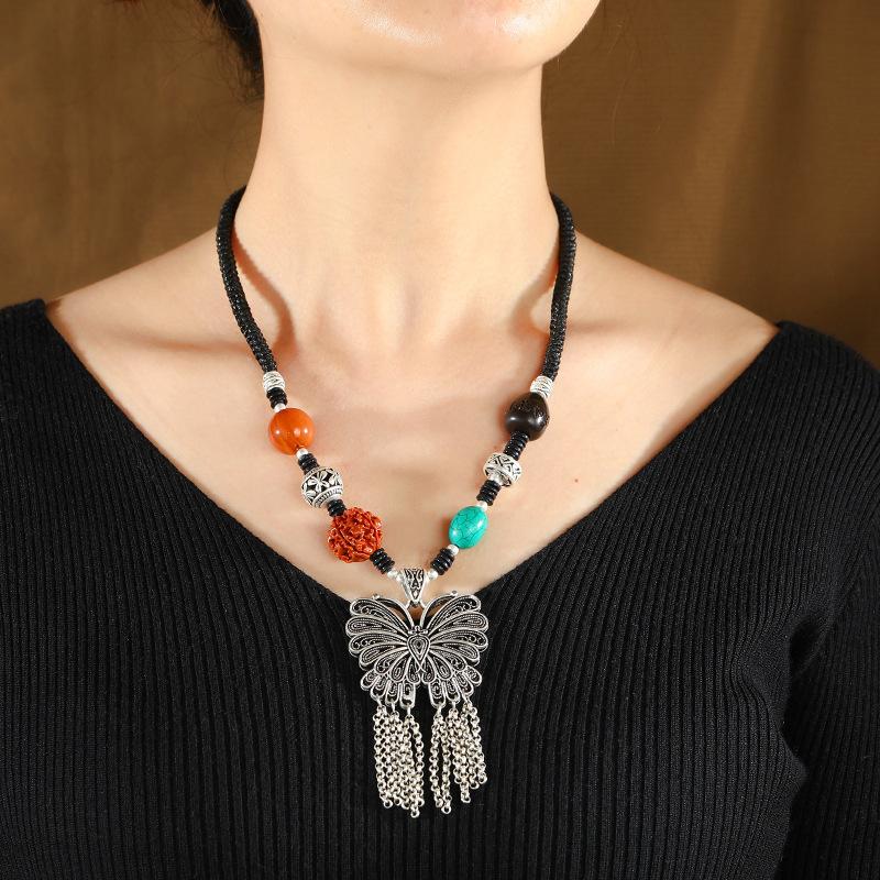 Retro imitation silver jewelry short collarbone chain women's Tibetan silver beeswax necklace sweater chain cotton and linen accessories pendant