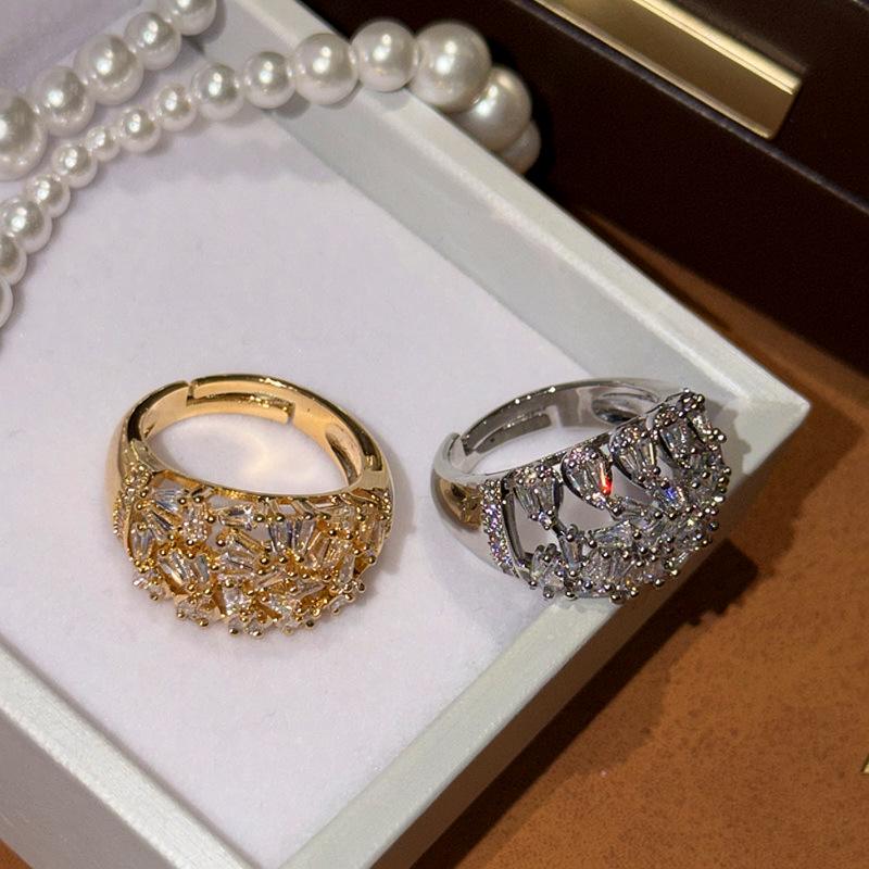 Elegant Irregular Crushed Diamond Ring for Women: High-End, Super Shiny Index Finger Accessory