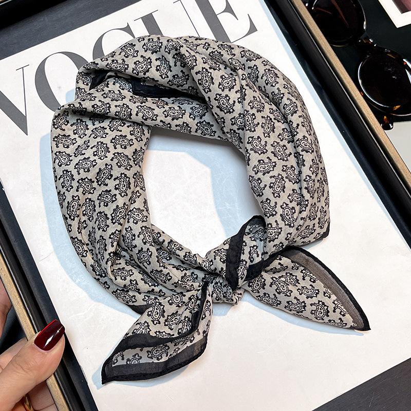 30% Silk 70% cotton Scarf Bandana Women Square Scarves Wrap Kerchief Fashion dot Headband Leopard Hijab Shawls Bandana Foulard