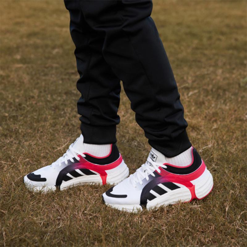 Adidas Originals Sonkei J Cushioning Slip Resistant Low top Kids Lifestyle Shoes White Black Pink FW0493
