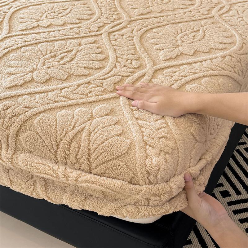 3PC Bedding Set Bedcloth Warm Winter Bed Cover 3D Embossed Velvet Mattress Cover Tafferta Bedsheet Winter Warm Fitted Sheet Mattress Protector