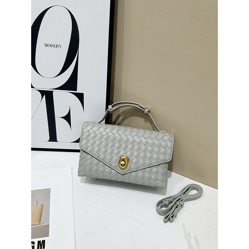 New Woven Bag Envelope Retro Briefcase Shoulder Portable Messenger Women's Bag