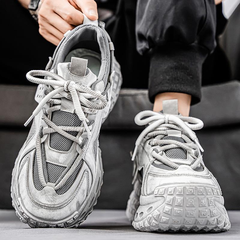 New low-top soft-sole cushioning sports outdoor tire sole comfortable and non-slip casual dad shoes