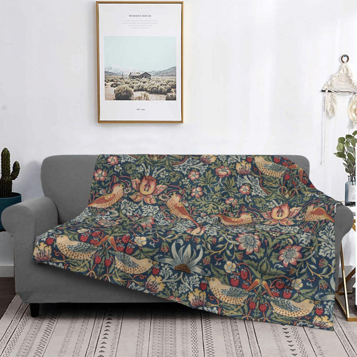 

Vintage William Morris Strawberry Blanket Velvet Spring/Autumn Ultra-Soft Throw Blanket for Bed Travel Bedding Throws 100x80cm 40x30in