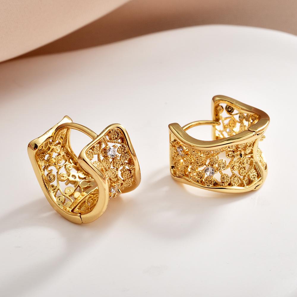 European Vintage Hollow Filigree Hoop Earrings Gold Plated Zircon Wide Ear Buckles for Women
