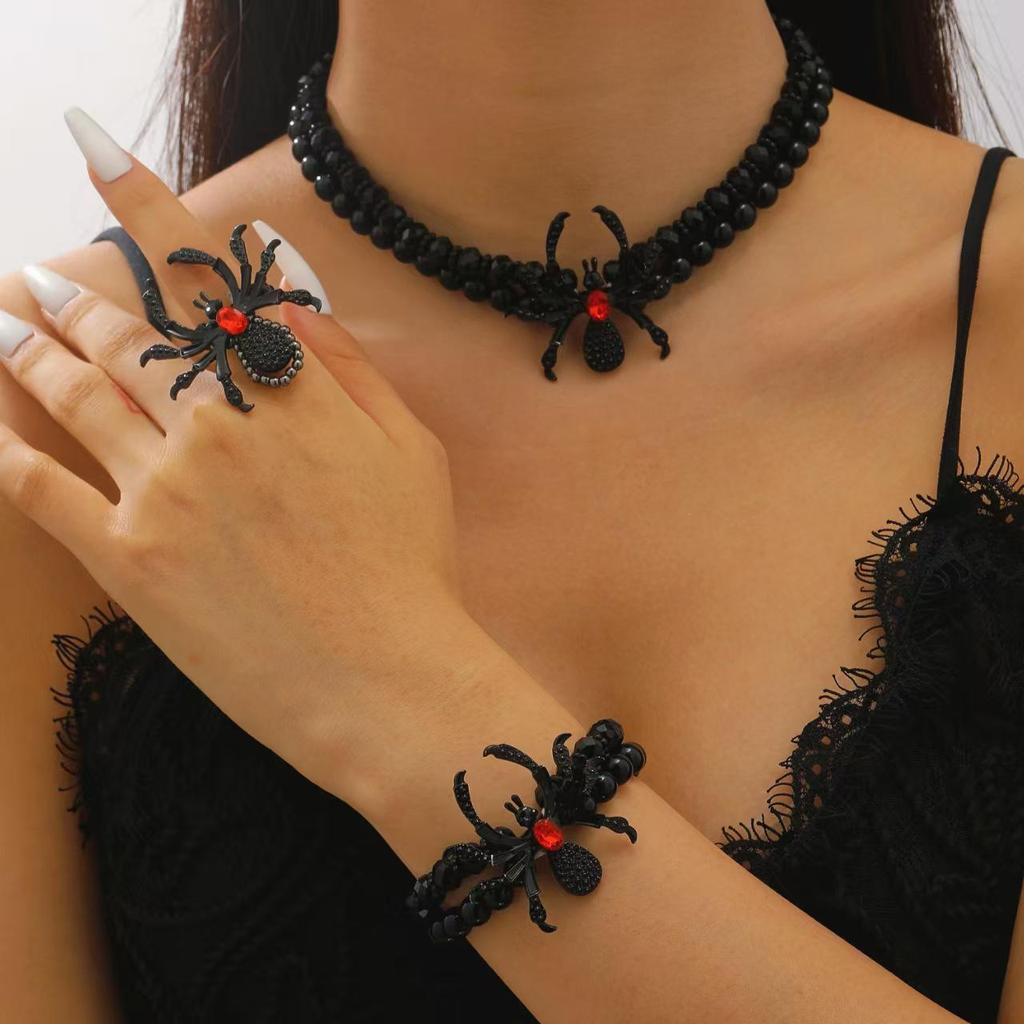 Halloween Spinnenstecker: Dunkler, dreidimensionaler Punk-Stil für einen coolen, ausgefallenen Look - Perfekt für europäische und amerikanische Fashionistas.