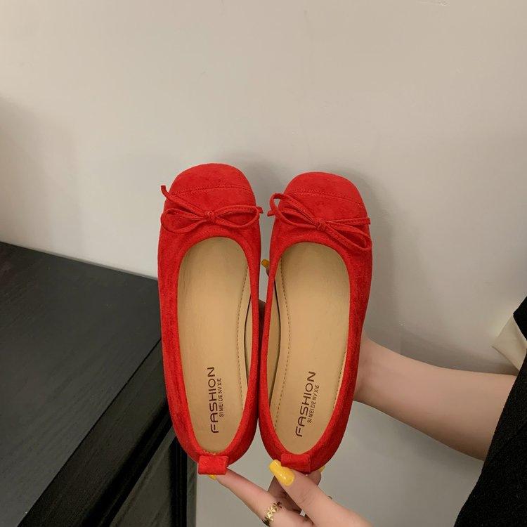 French flat bottom shallow mouth single shoes women's shoes 2025 new retro suede small red shoes fairy wind ballet beanie shoes